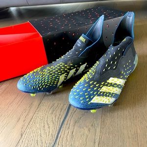 Adidas Predator Freak + FG Cleats